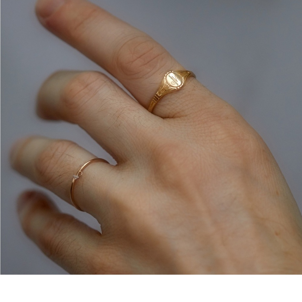 Catbird grand signet yellow gold “S” initial